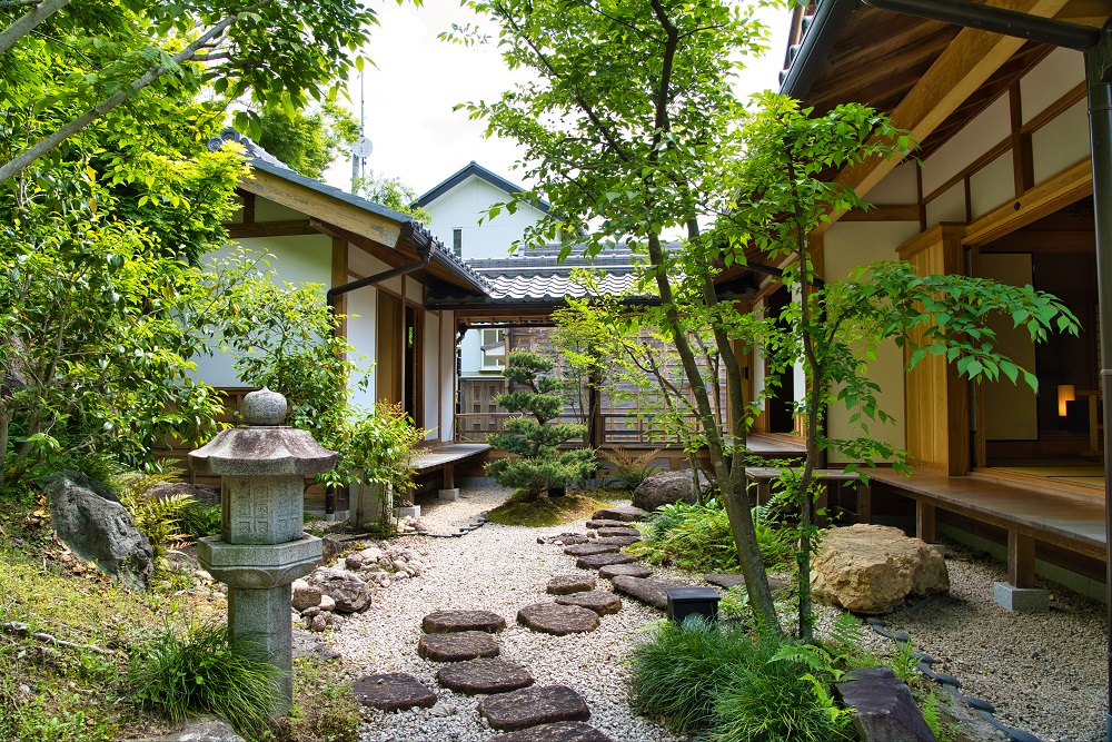 「日本建築、寝殿造、書院造などの特徴から学ぶ日本の文化」のアイキャッチ画像